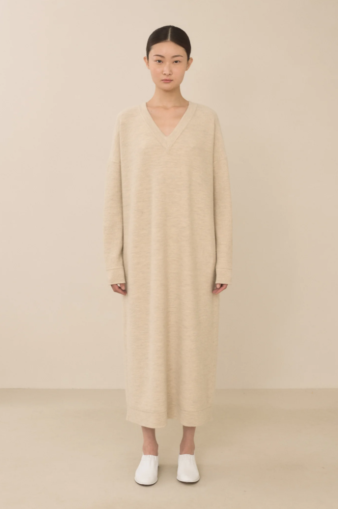 LAUREN MANOOGIAN FW24 WIDE V NECK DRESS CARRARA